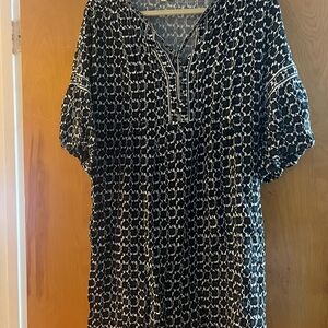 Max Studio Black and White Printed V-Neck Tunic